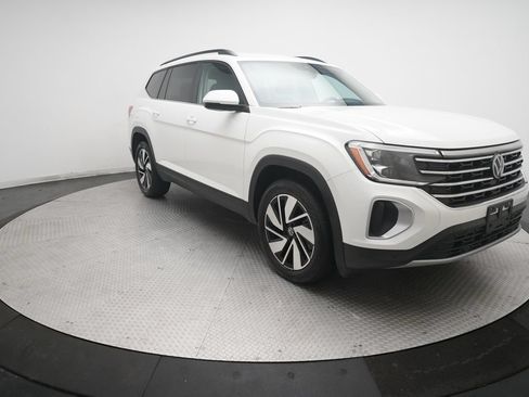 Used 2025 Volkswagen Atlas SE AWD/4WD image 39