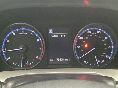 Used 2018 Toyota RAV4 LE FWD image 23
