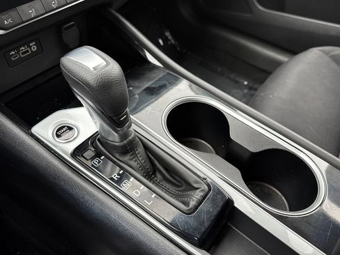 Used 2024 Nissan Altima 2.5 SV image 16