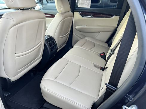 Used 2018 Cadillac XT5 Luxury image 12