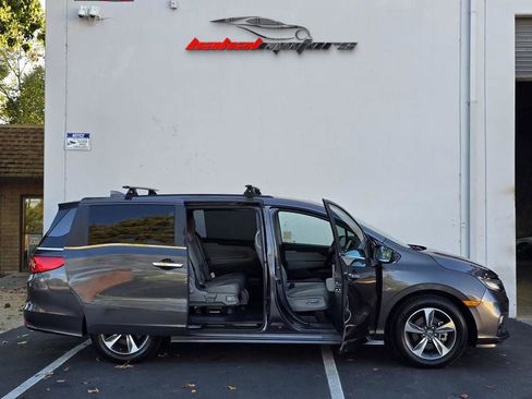 Used 2018 Honda Odyssey Touring image 11