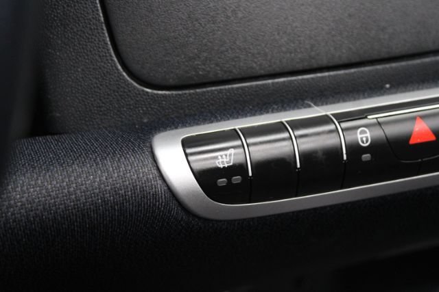 Used 2012 smart fortwo passion RWD image 16