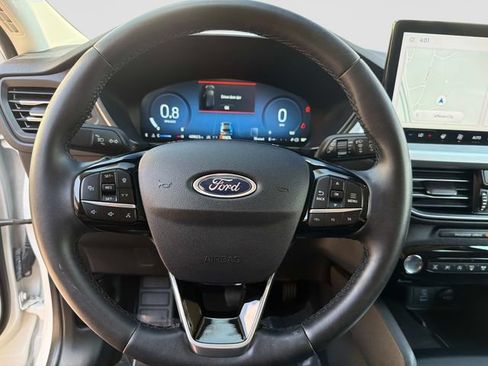 Used 2023 Ford Escape Platinum w/ Premium Technology Package AWD/4WD image 27