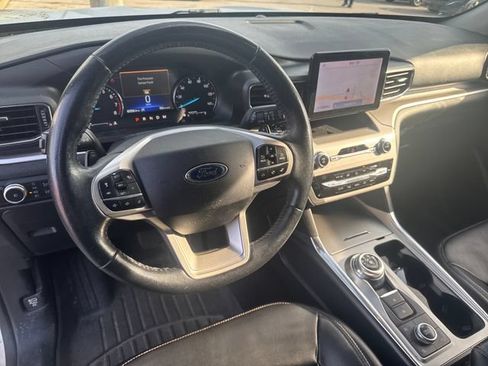 Used 2021 Ford Explorer XLT w/ Equipment Group 202A AWD/4WD image 8