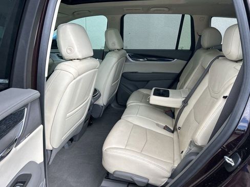 Used 2020 Cadillac XT6 Premium Luxury image 11