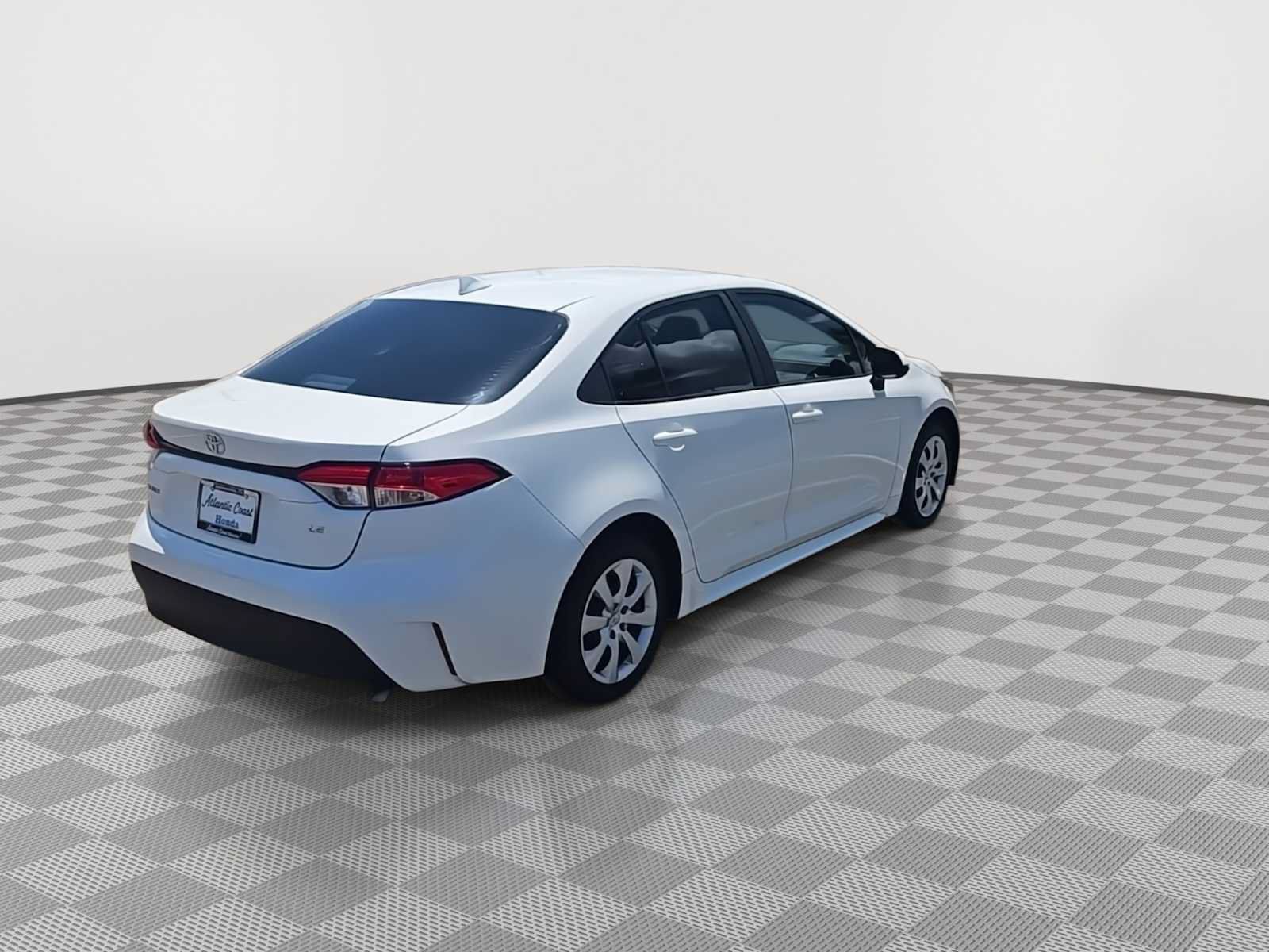 Used 2023 Toyota Corolla LE FWD image 8