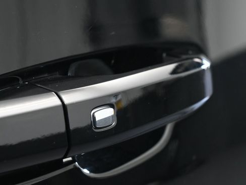 Used 2023 Chevrolet Tahoe Z71 w/ Luxury Package image 53