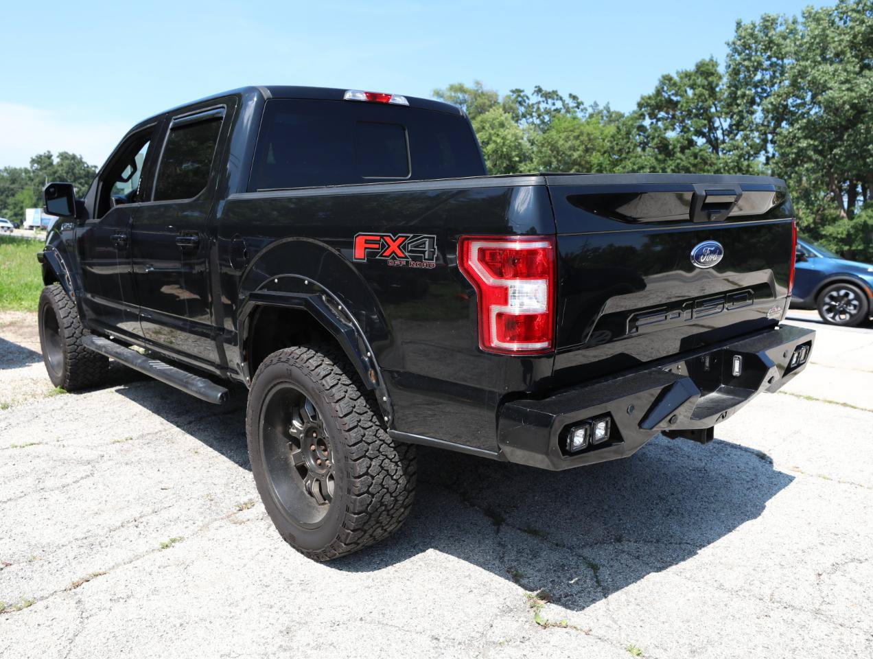 Used 2018 Ford F150 XLT w/ Equipment Group 302A Luxury AWD/4WD image 9