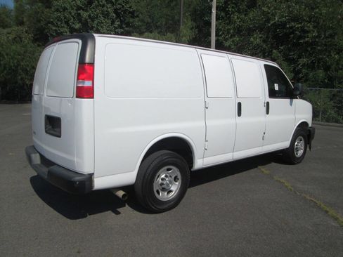 Used 2020 Chevrolet Express 2500 w/ Driver Convenience Package image 4