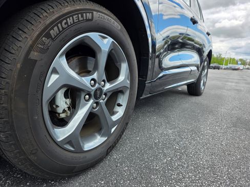 Certified 2023 Ford Escape ST-Line w/ Tech Pack #1 AWD/4WD image 19