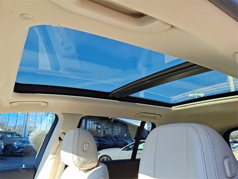 Used 2022 Mercedes-Benz GLS 450 4MATIC image 16