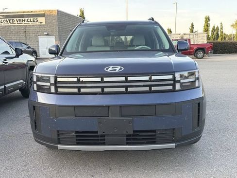 Used 2025 Hyundai Santa Fe SEL FWD image 2