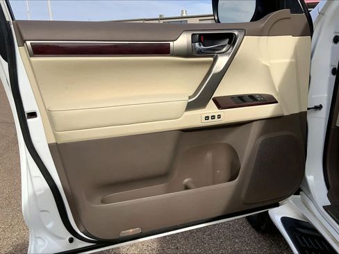 Used 2014 Lexus GX 460 image 21
