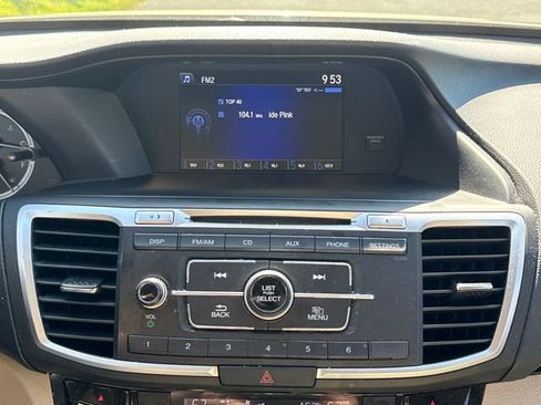 Used 2016 Honda Accord LX image 27