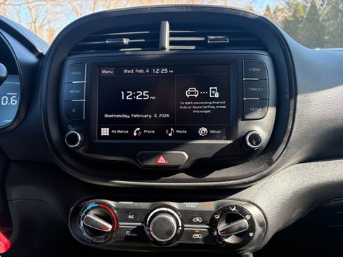 Used 2025 Kia Soul LX w/ LX Technology Package image 17