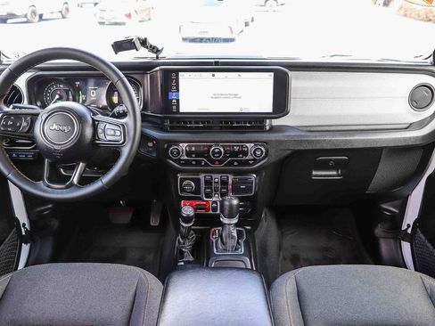 Used 2024 Jeep Wrangler Unlimited AWD/4WD image 15