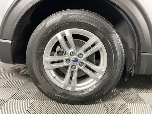 Used 2022 Ford Explorer XLT image 10