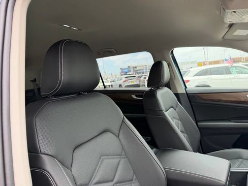 New 2026 Volkswagen Atlas SE FWD image 21