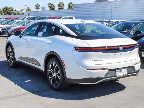 New 2026 Toyota Crown XLE image 7