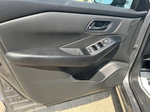 Used 2024 Nissan Rogue S AWD/4WD image 11
