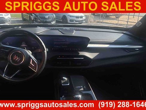 Used 2025 Buick Enclave Avenir w/ Super Cruise Package FWD image 3