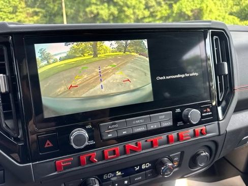 Used 2025 Nissan Frontier PRO-4X AWD/4WD image 19