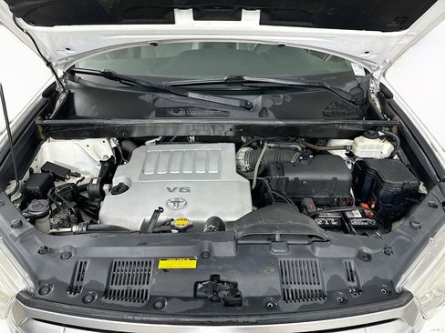 Used 2013 Toyota Highlander Limited image 36