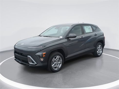 New 2026 Hyundai Kona SE image 1