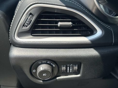 New 2026 Chrysler Pacifica Select w/ S Appearance Package FWD image 28