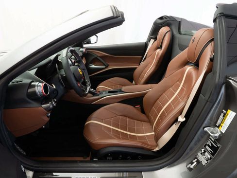 Used 2022 Ferrari 812 GTS RWD image 9