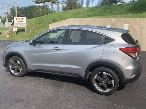 Used 2018 Honda HR-V EX image 3