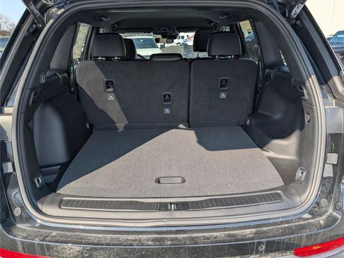 New 2026 Jeep Grand Cherokee Altitude AWD/4WD image 9