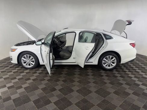 Used 2022 Chevrolet Malibu LT FWD image 13