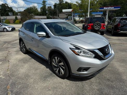 Used 2017 Nissan Murano Platinum FWD image 2