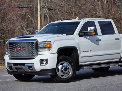Used 2017 GMC Sierra 3500 Denali w/ Duramax Plus Package image 2