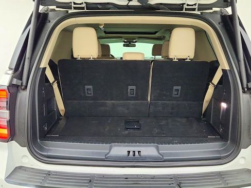 Used 2024 Ford Expedition Platinum AWD/4WD image 23