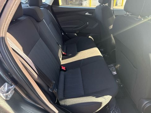 Used 2018 Ford Focus SE image 14