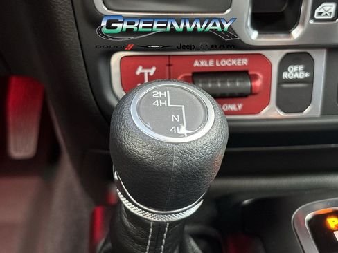 Used 2025 Jeep Wrangler Unlimited Sport AWD/4WD image 23