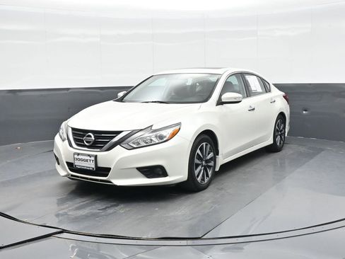 Used 2016 Nissan Altima 2.5 SL w/ 2.5 Technology Package image 18