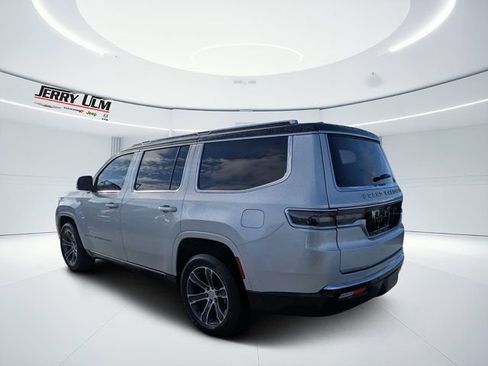 Used 2023 Jeep Grand Wagoneer 4WD image 5