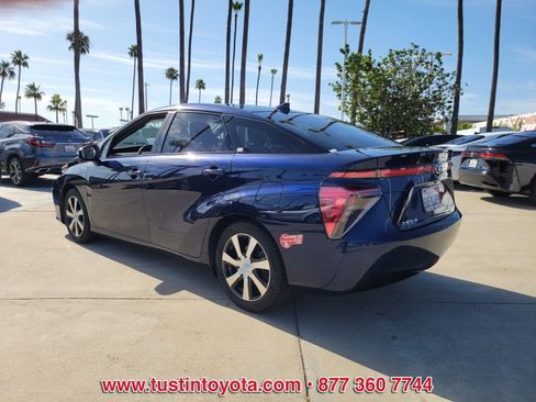 Certified 2017 Toyota Mirai FWD image 5