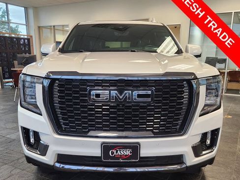 Used 2024 GMC Yukon XL Denali Ultimate AWD/4WD image 2