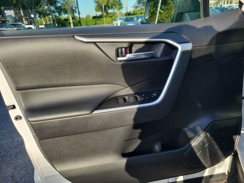 Used 2022 Toyota RAV4 XLE image 13