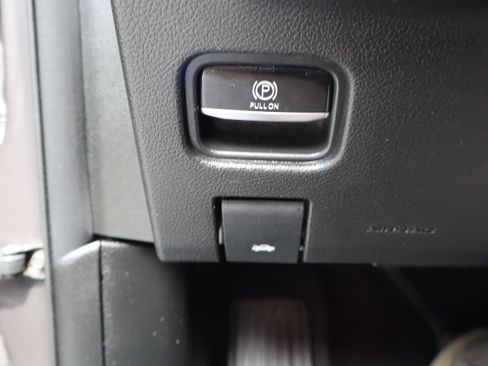 Used 2023 Jeep Grand Cherokee Altitude RWD image 25