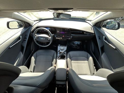 Used 2024 Kia Niro Wind FWD image 12