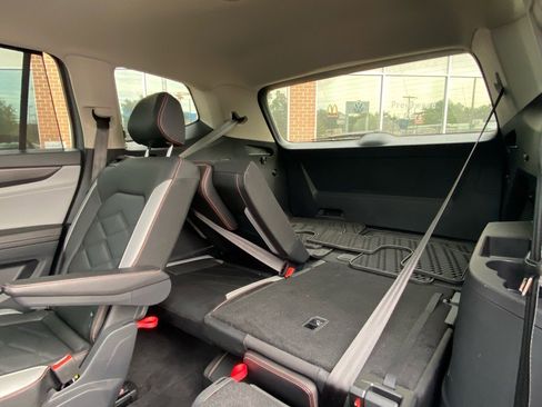 Certified 2025 Volkswagen Atlas Peak Edition SE image 18