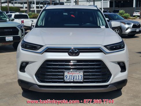 Certified 2024 Toyota Grand Highlander FWD image 8