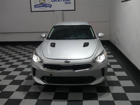 Used 2018 Kia Stinger image 3