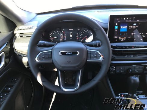 New 2026 Jeep Compass Latitude image 13