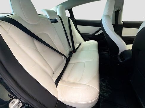 Used 2019 Tesla Model 3 Standard Range Plus image 14